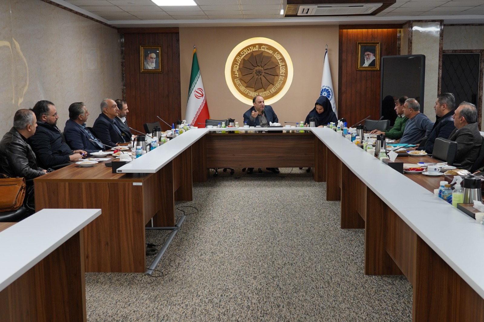 نخستین جلسه کمیته ریسندگی و بافندگی انجمن تخصصی صنایع همگن نساجی ، پوشاک و چرم استان البرز